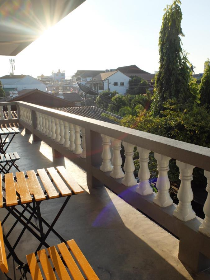 Sleep Guesthouse Чиангмай Екстериор снимка